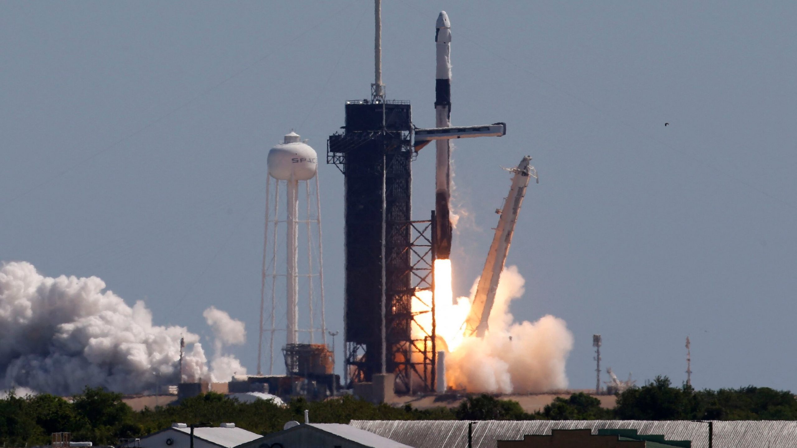 VIDEO. Misiunea SpaceX a decolat cu un fost astronaut NASA și trei clienți plătitori. Cât timp vor petrece cei patru la bordul stației