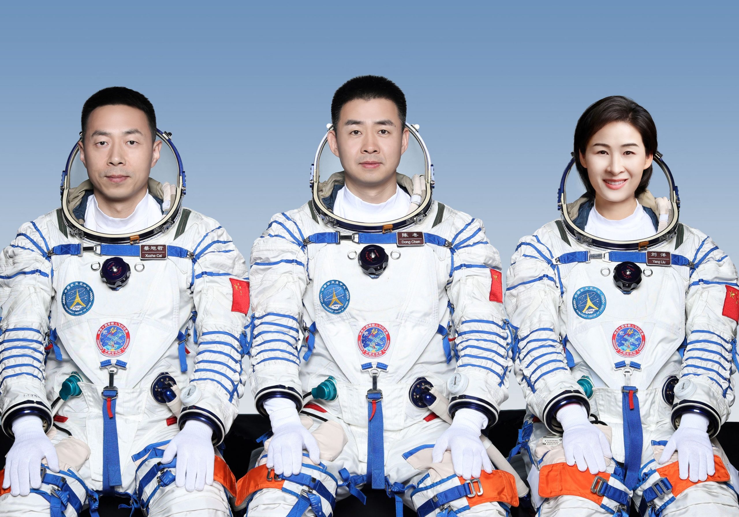 China intenționează să trimită astronauți pe Lună înainte de 2030. Echipajul include pentru prima dată un civil