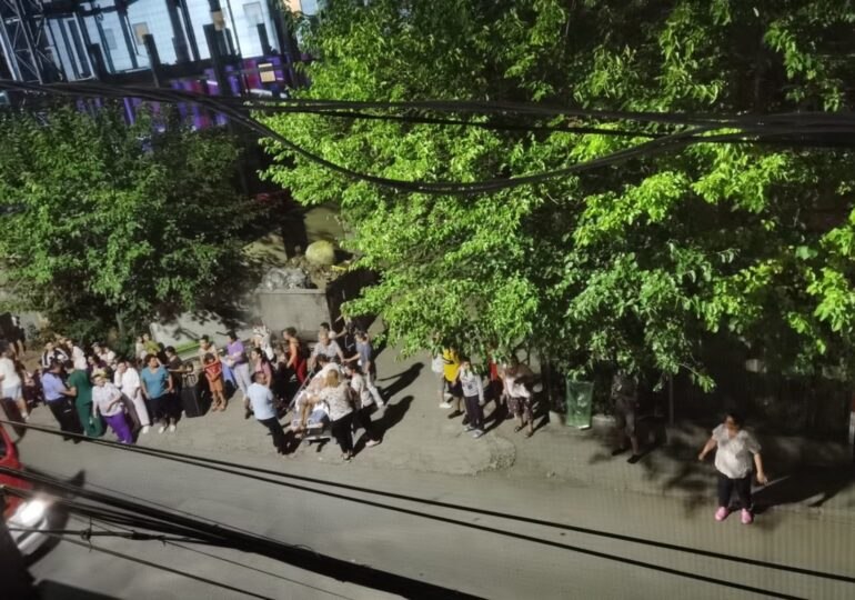 Ciolacu, reacție după incendiul de la Spitalul de Copii Robănescu. Premierul îi va vizita miercuri pe copiii evacuați