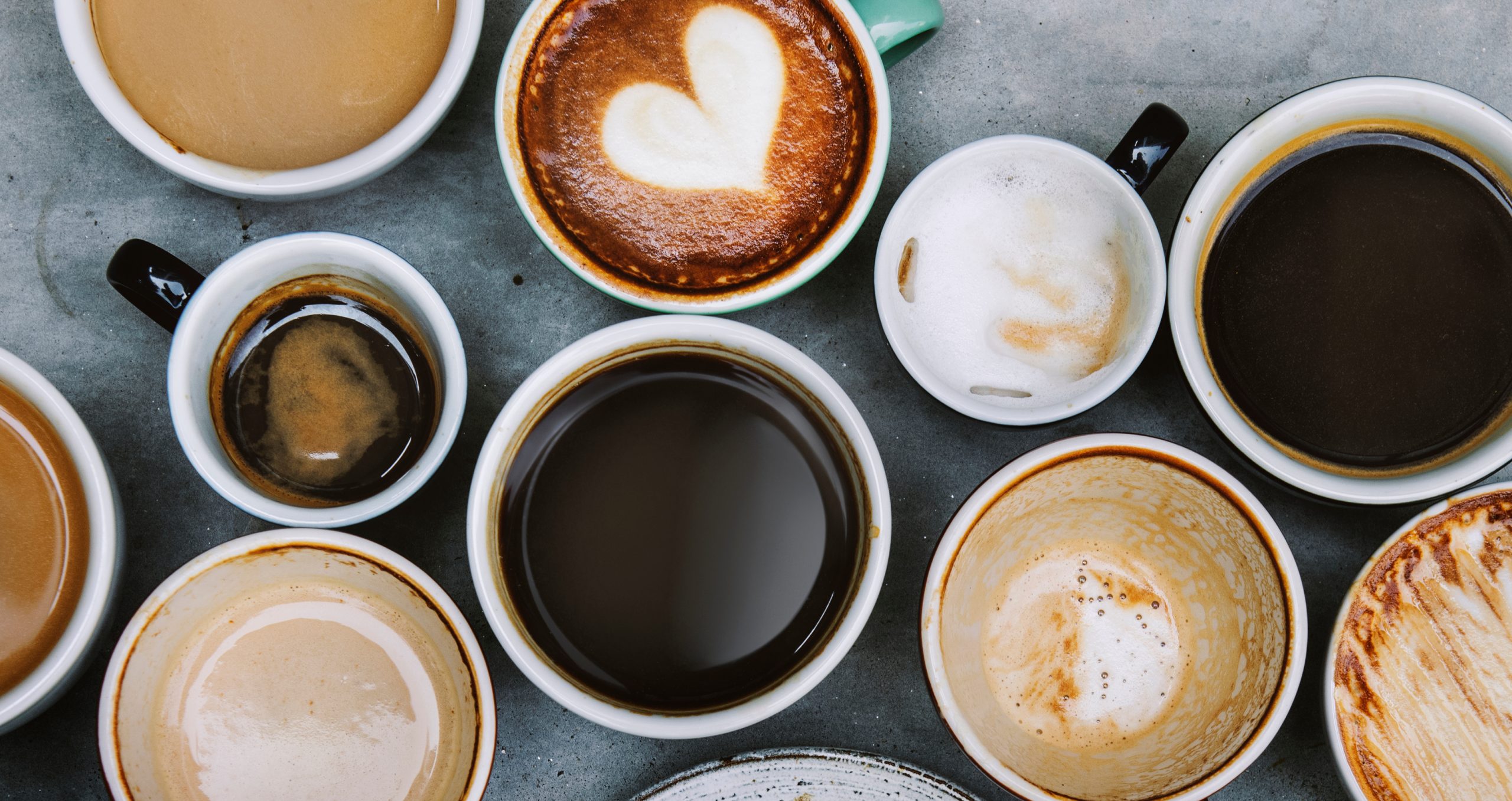 Cafeaua băută în pahar de plastic crește riscul de CANCER