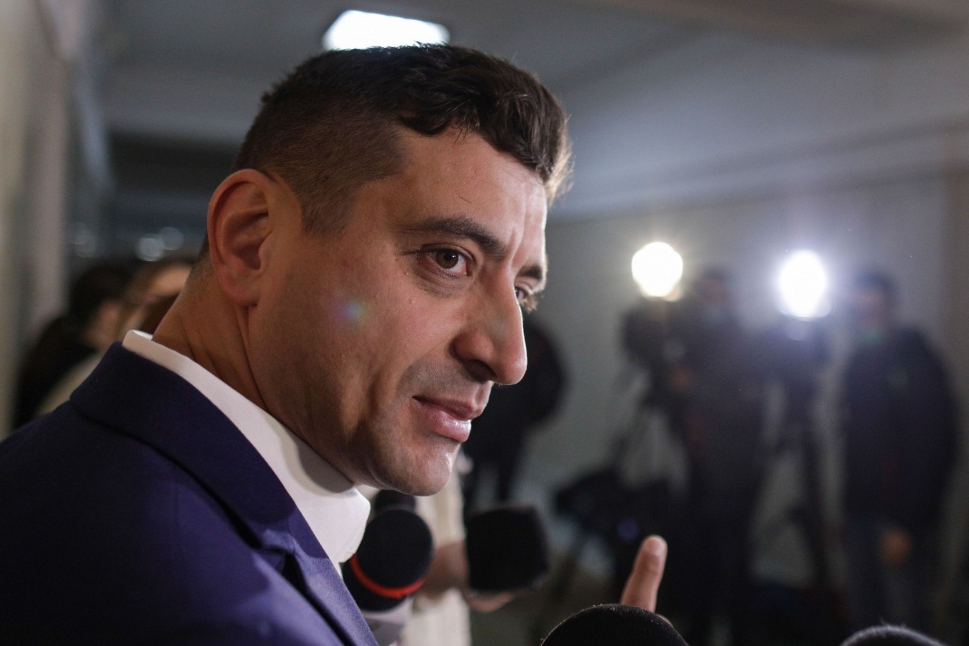Simion, întrebat dacă şi-ar vaccina copiii: „Cu siguranţă, nu sunt un nebun, nu sunt antivaccinist”