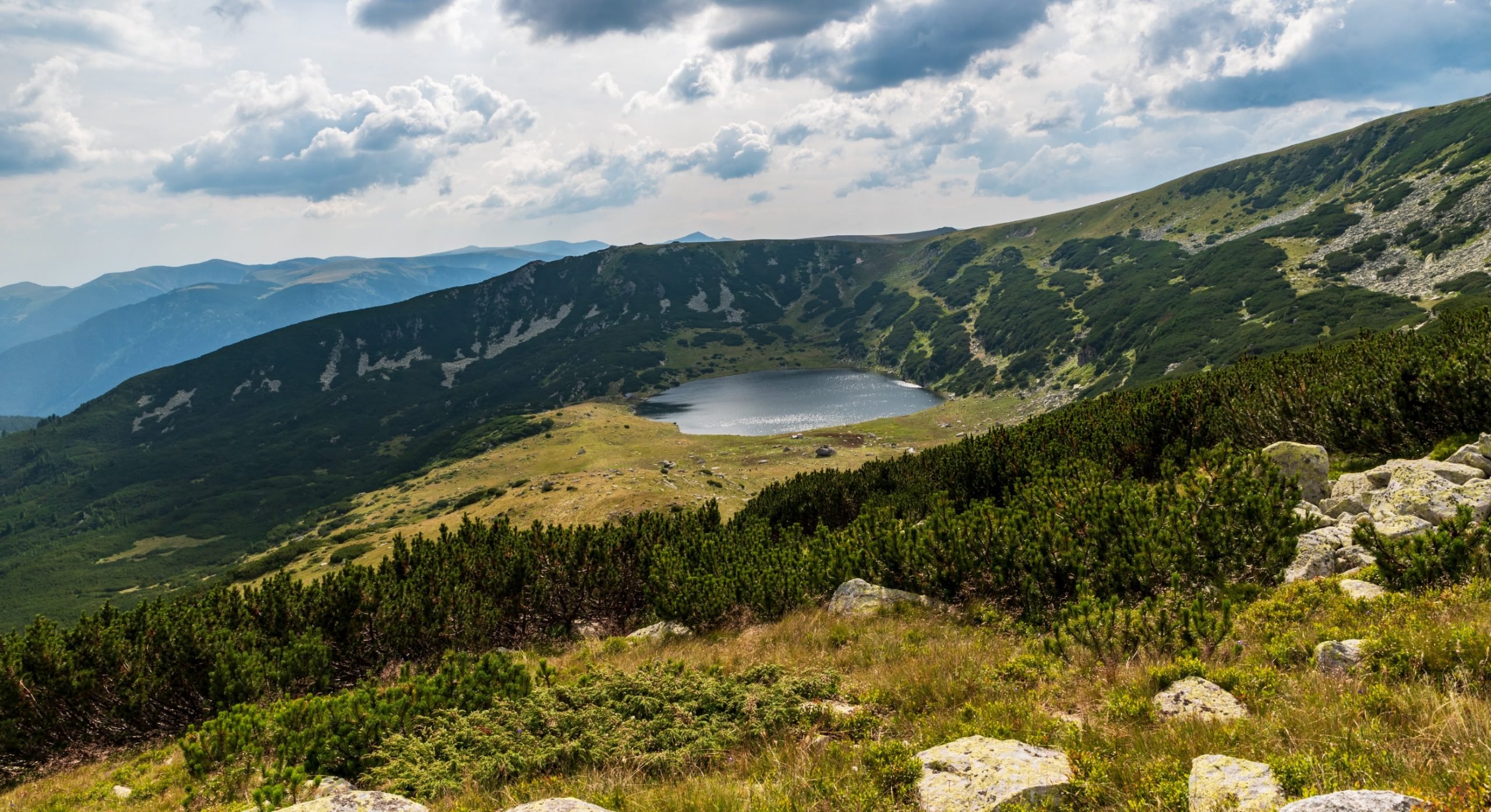 Lacul Zănoaga – Cum Ajungi La Cel Mai Adânc Lac Glaciar Din România