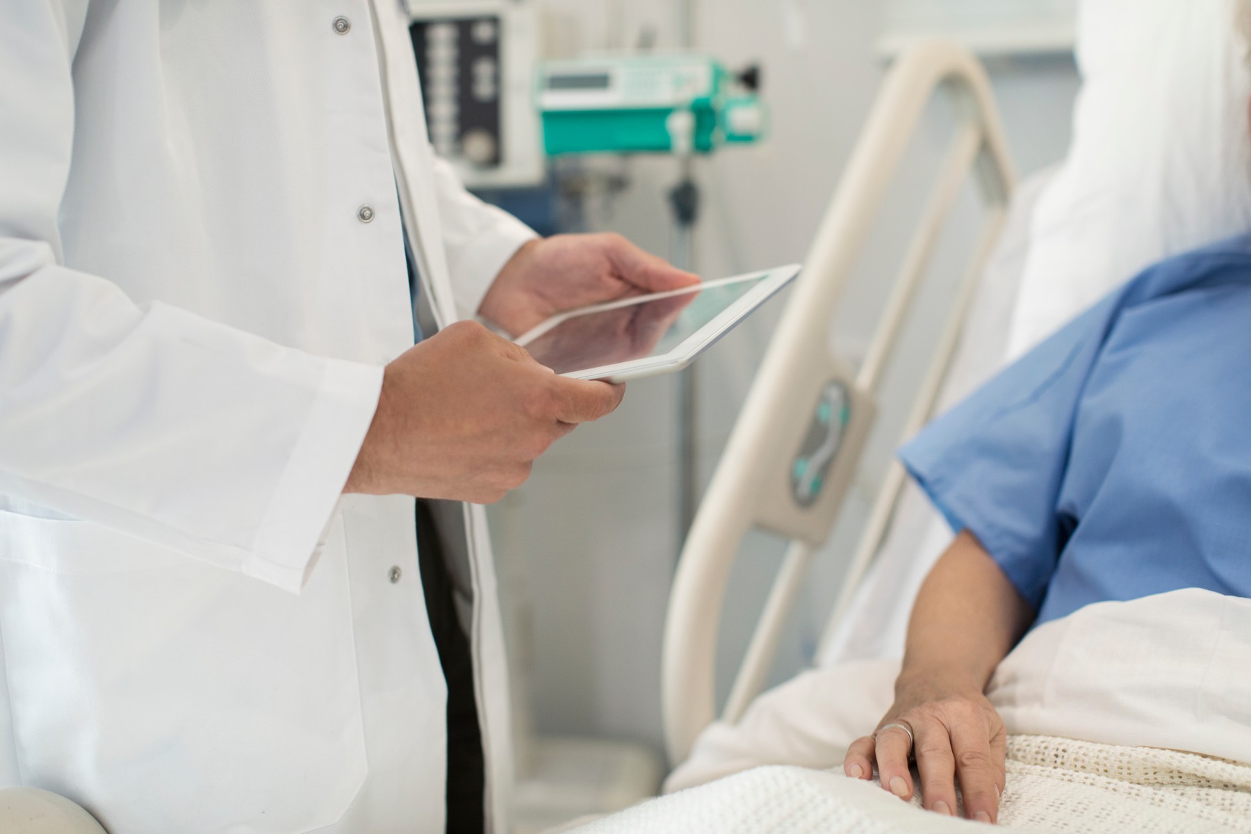 10 miliarde de euro vin în fiecare an în sistemul românesc de sănătate prin CAS. Cum ajung banii în spitale care nu fac servicii medicale