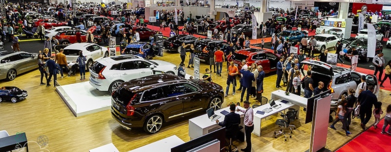 Salonul Auto București 2023 și-a deschis porțile. În centrul expoziției este un Rolls Royce de 600 000 de euro