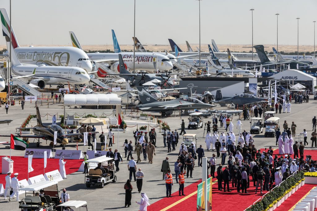 Cel mai mare eveniment aeronautic din lume, Dubai Air Show, a început. Ce vezi la ediția de anul acesta