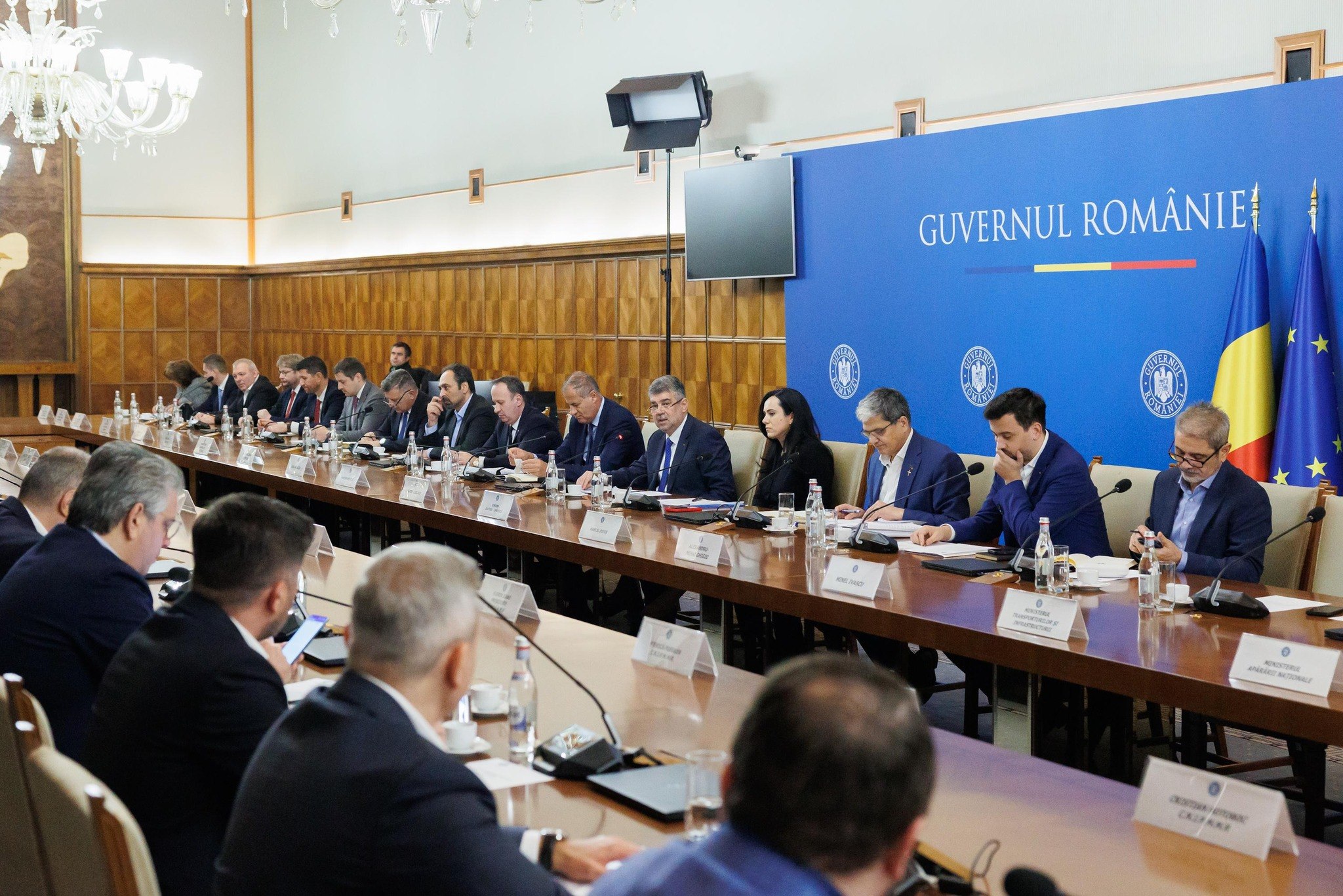 Cine sunt cei mai mediatizați miniștri în 2023. Podiumul e dominat de PSD, dar primul loc e al PNL