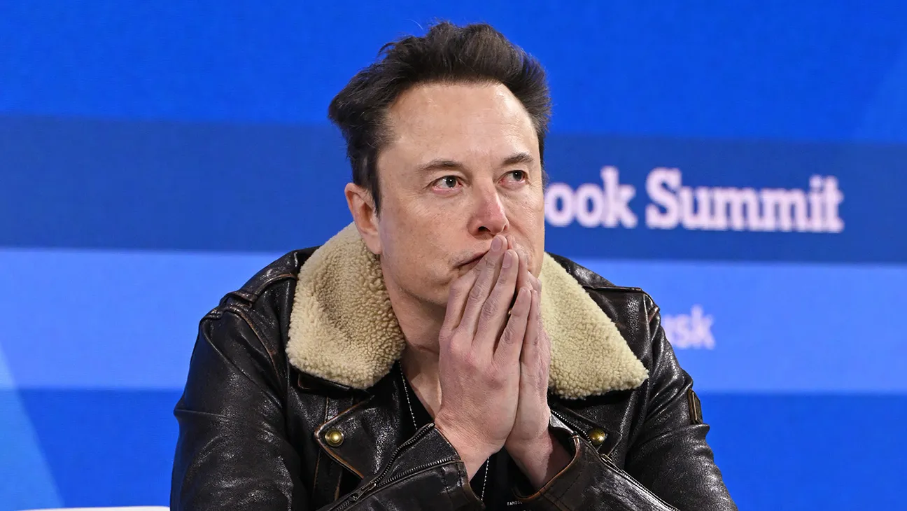 Imperiul lui Elon Musk este în cădere