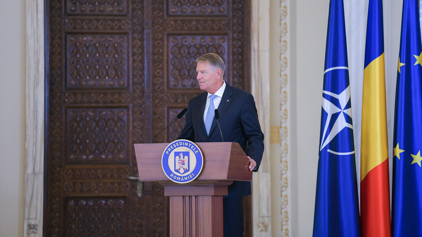 Klaus Iohannis a promulgat legea privind statutul grefierilor. Cum va fi calculată pensia specială