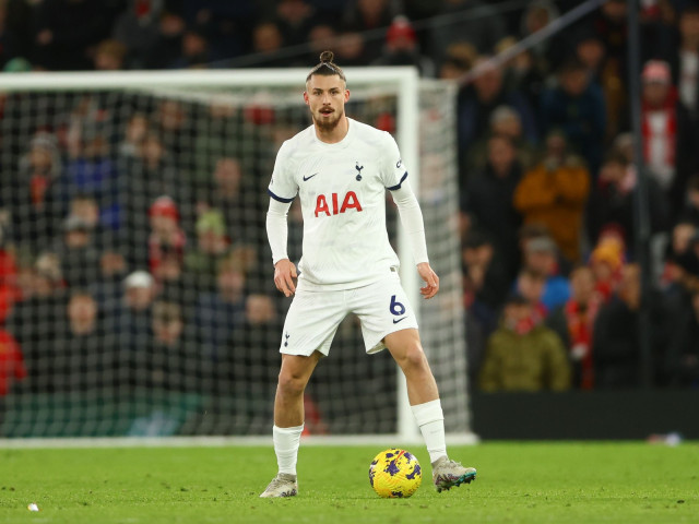 Mesajul postat de Tottenham după debutul lui Radu Drăgușin și reacția românului