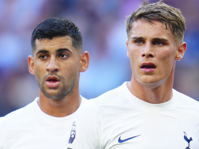 Ce note au primit fundașii care l-au ținut pe bancă pe Radu Drăgușin, în eșecul lui Tottenham cu Manchester City