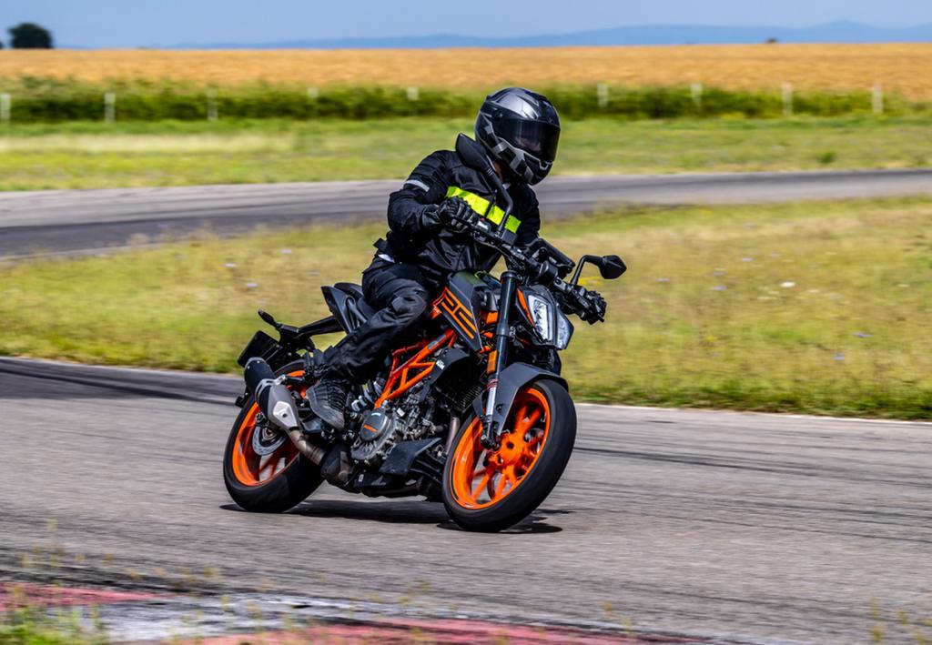 Piața de motociclete a explodat în 2023. Ce motoare preferă românii