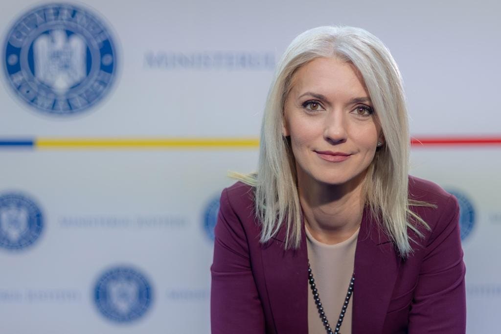 Alina Gorghiu, la „Interviurile Adevărul”: „Nu devenim fratele mai mic al USR”. Critici la adresa lui Bolojan după patru luni de interimat