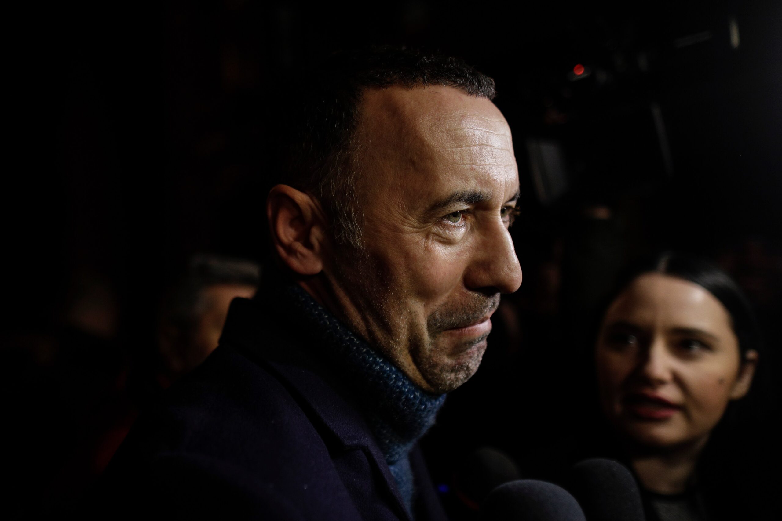 Cine l-ar putea înlocui pe Iulian Dumitrescu în funcția de conducere din PNL