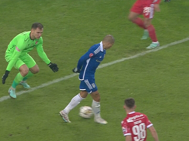 ”Execuție magnifică”. Jucătorul ”de 4 milioane de euro” de la FCU Craiova, gol de generic, cu călcâiul