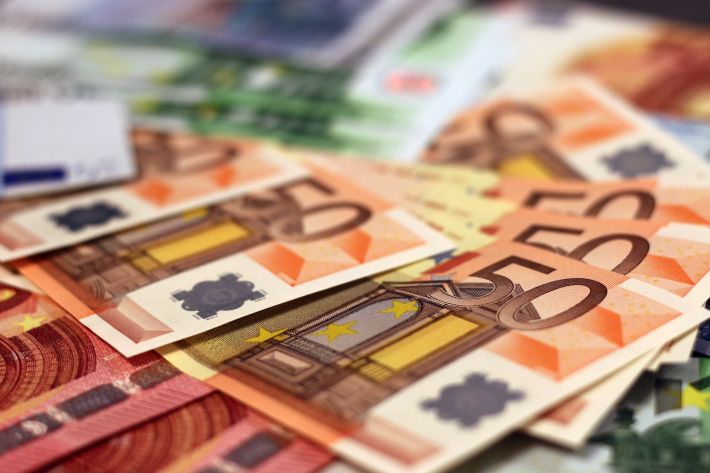 Cât de important ești pentru economie? 1,9 milioane români cu cele mai mari venituri, generează anual venituri de 32 mld. euro