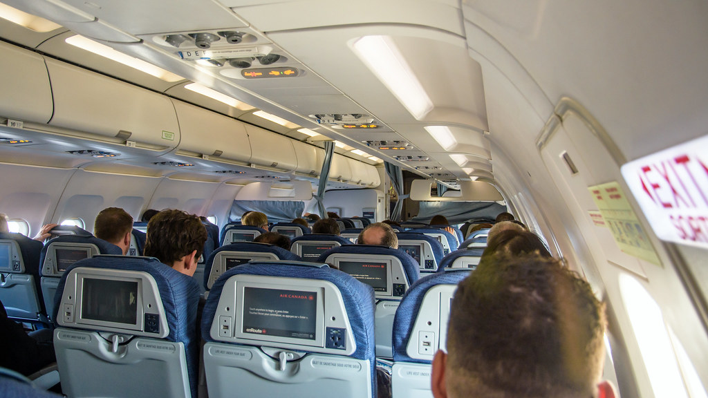 De ce se tem tinerii din Generația Z să mai zboare cu avionul