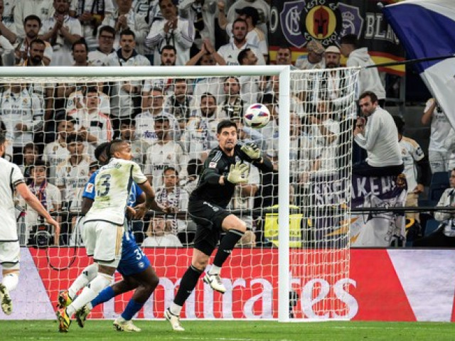 Ianis Hagi l-a ”ajutat” pe Thibaut Courtois să intre în istorie