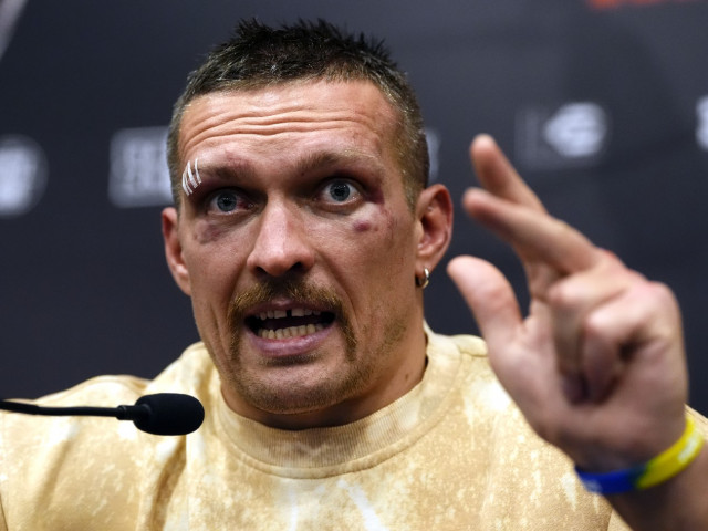 Oleksandr Usyk a ajuns la spital după meciul cu Tyson Fury. Moment surpriză la conferința de presă