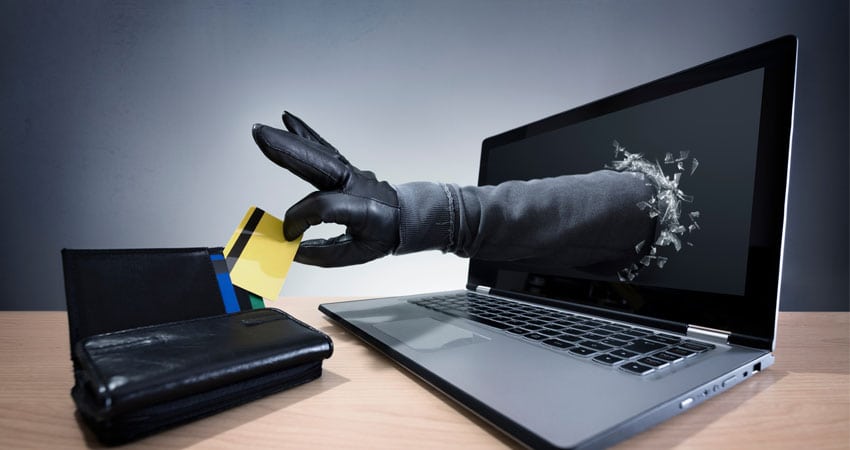 Românii nu ştiu să se ferească de fraudele online