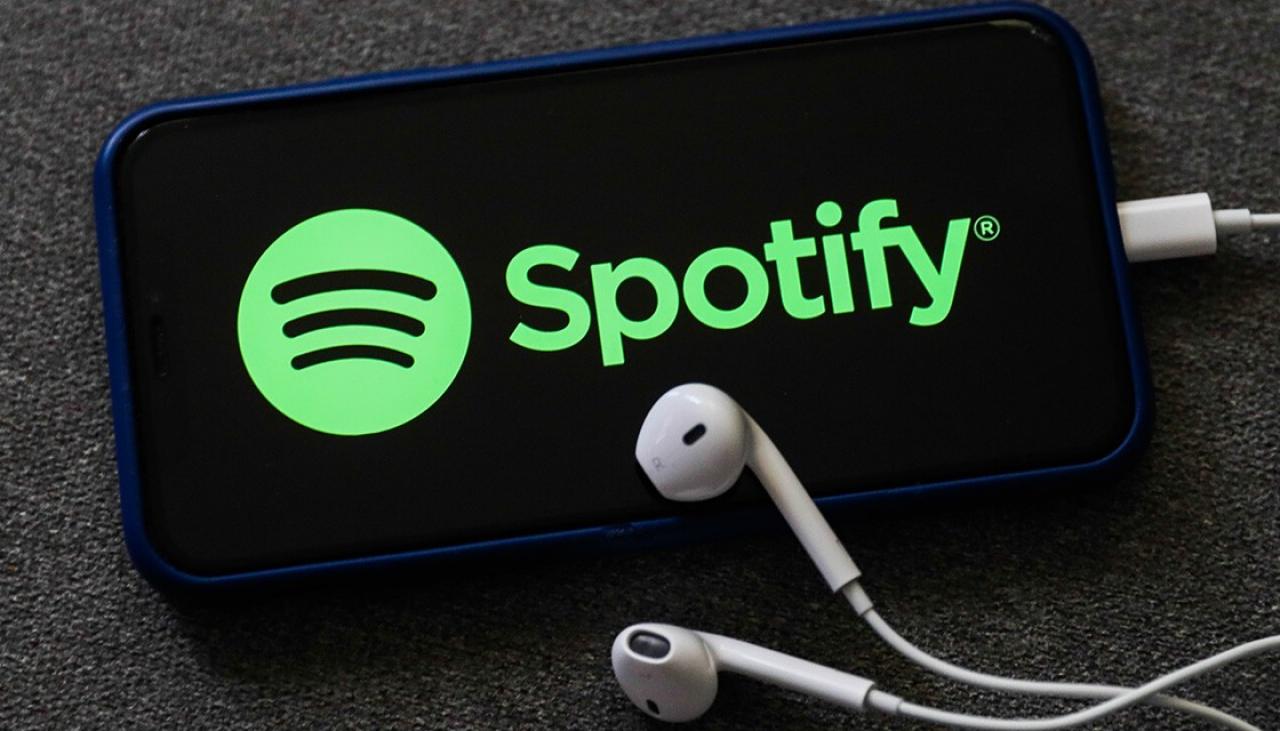 Fără să anunțe, Spotify a făcut modificări la versiunea gratuită