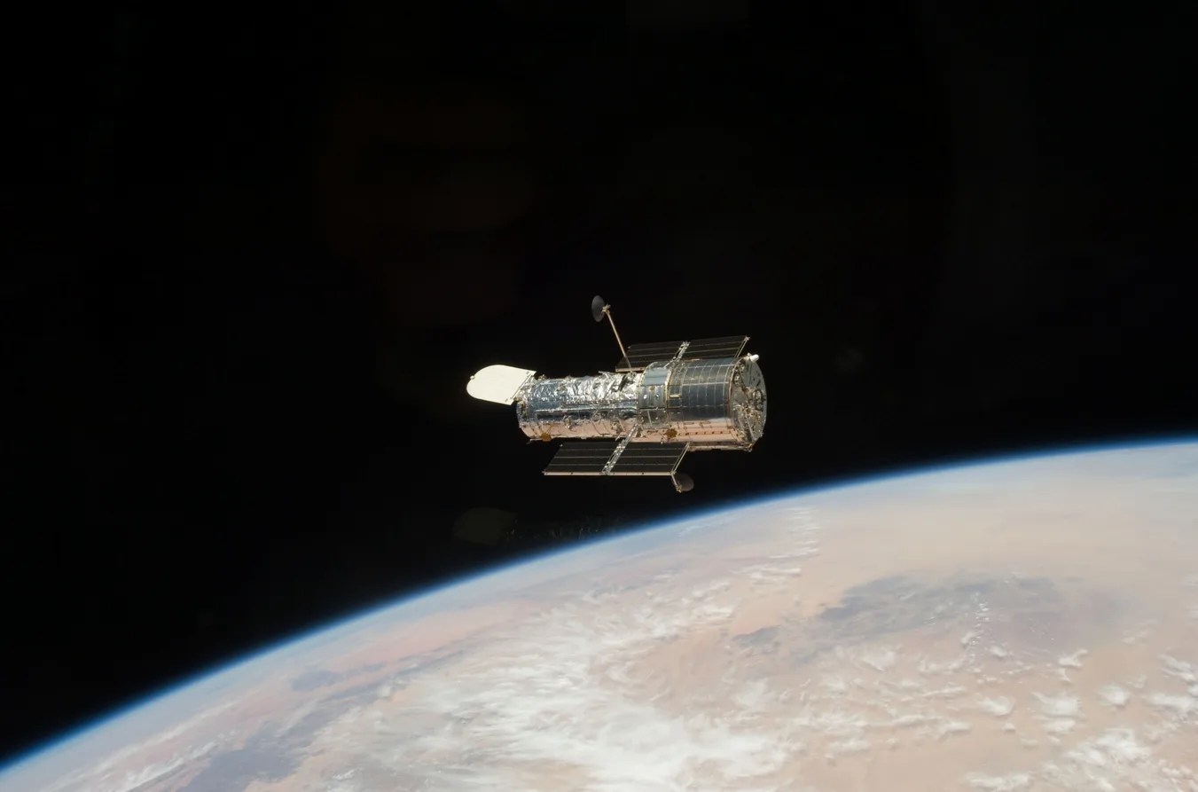 NASA vrea să oprească treptat telescopul Hubble