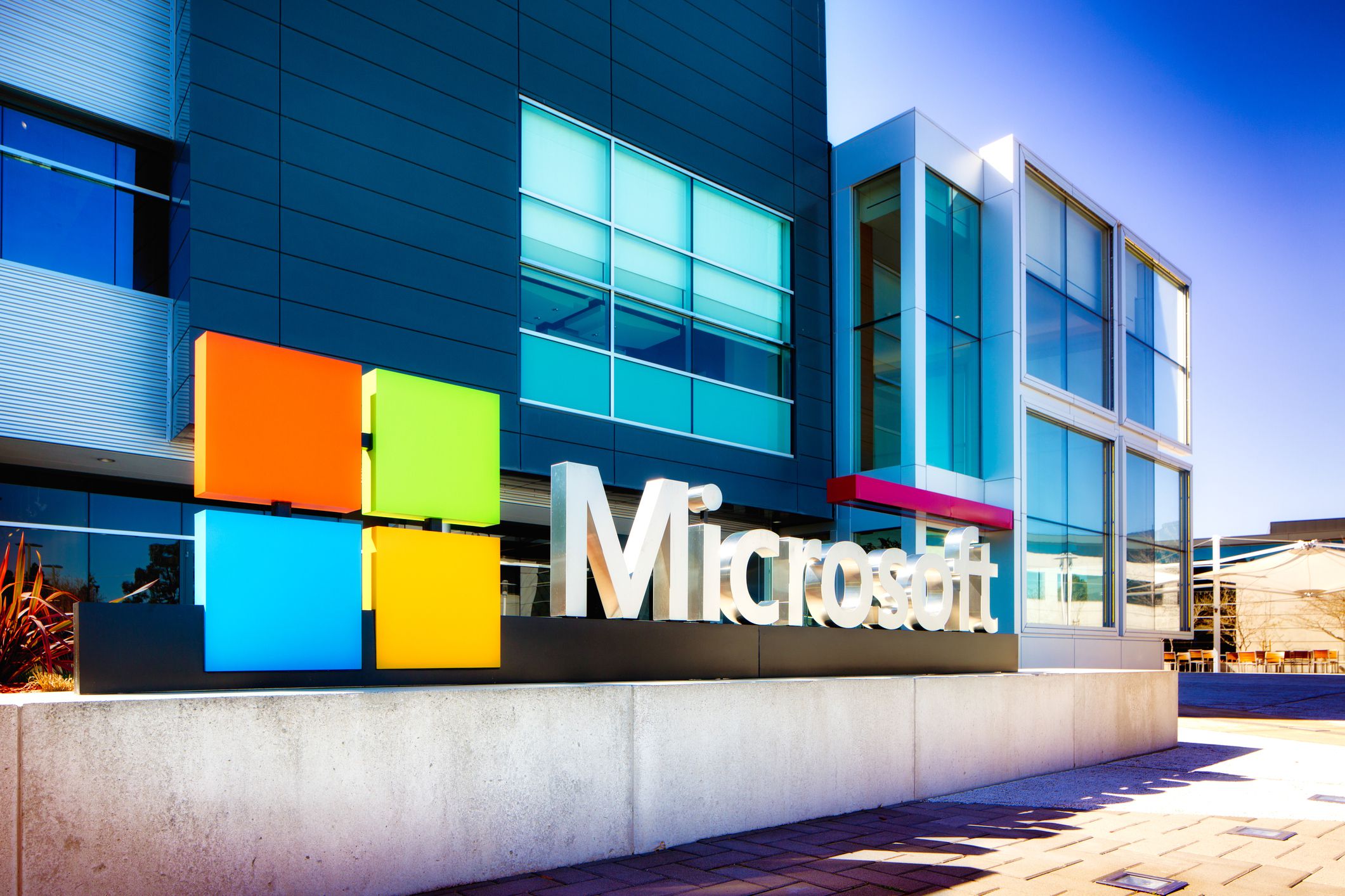Microsoft recâștigă titlul de cea mai valoroasă companie din lume