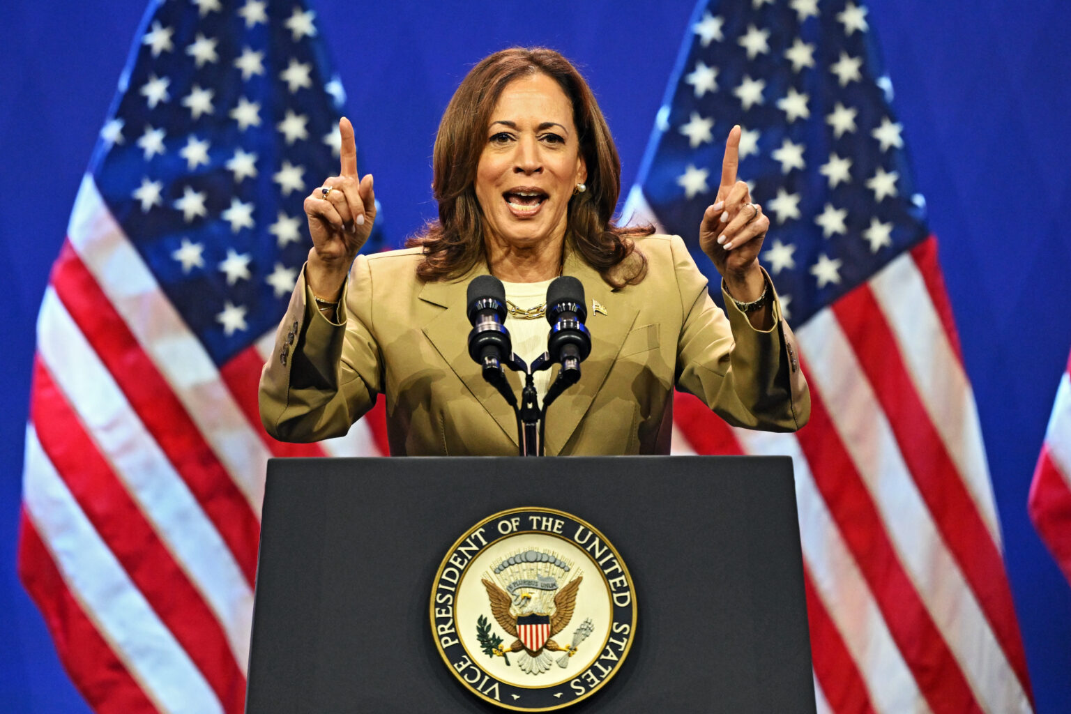 100 de investitori de la Silicon Valley o sprijină pe Kamala Harris