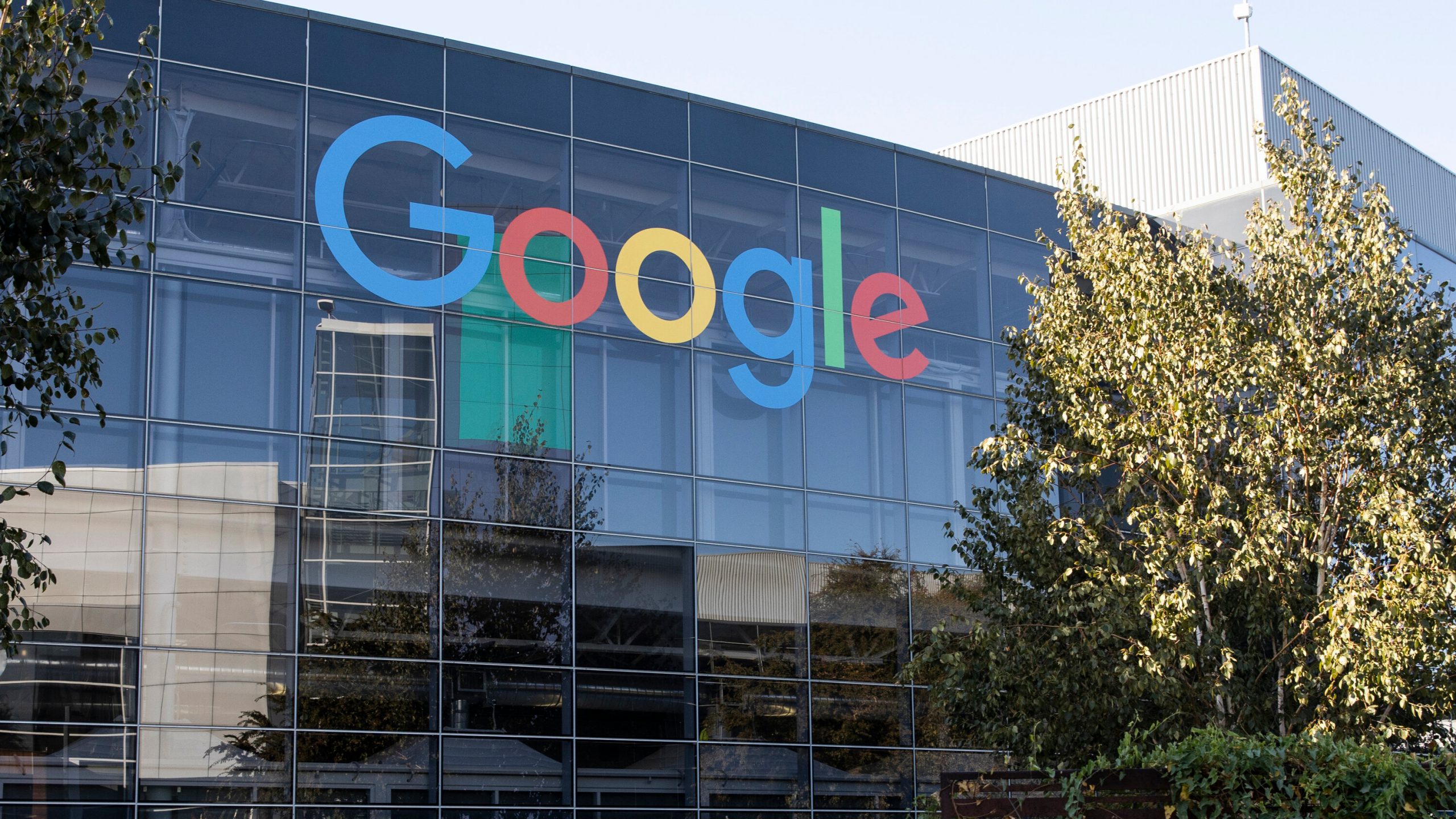 Alphabet înregistrează o creștere de două cifre