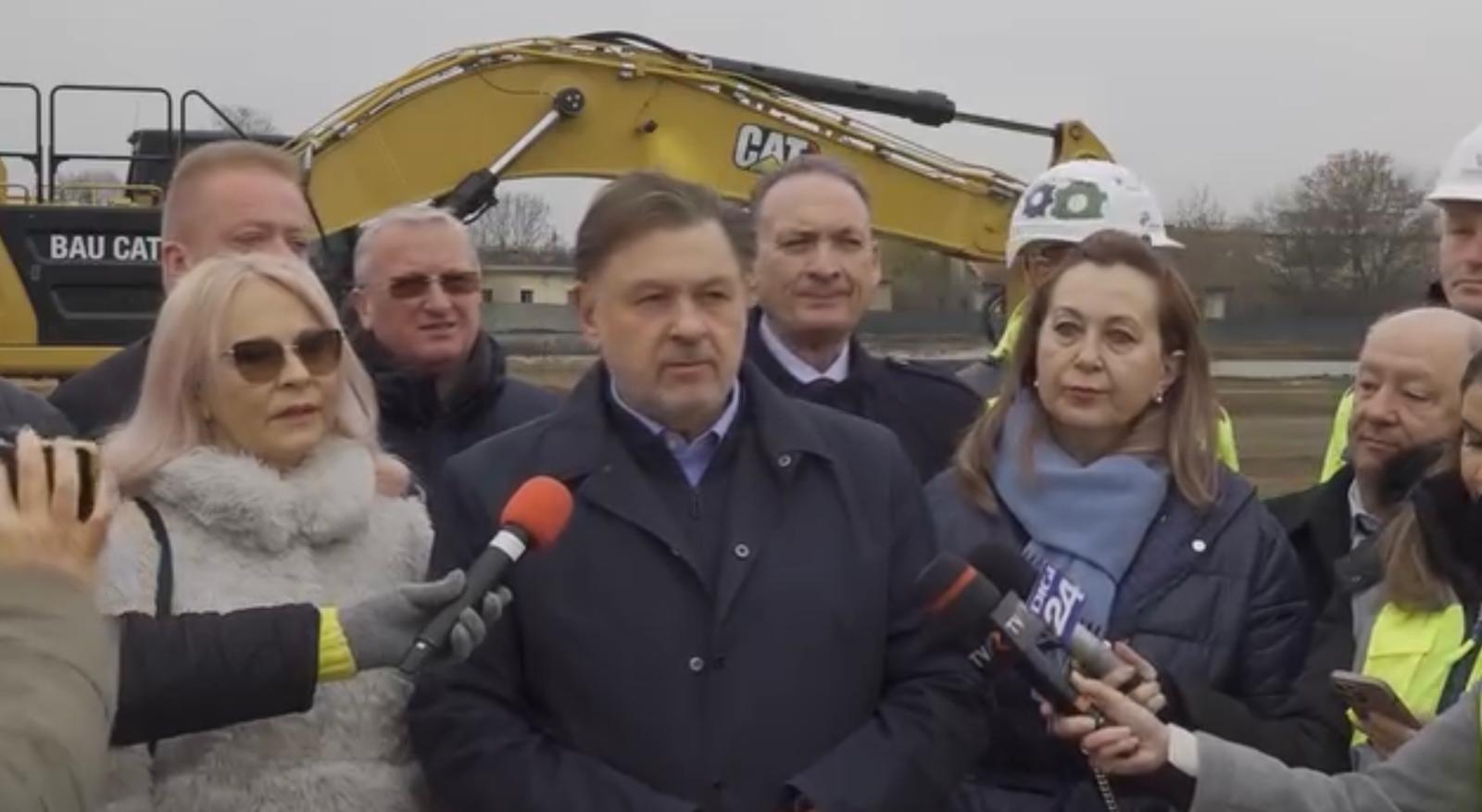 Spitalul dispunde de circa 850 de paturi, din care peste 100 sunt pentru ATI