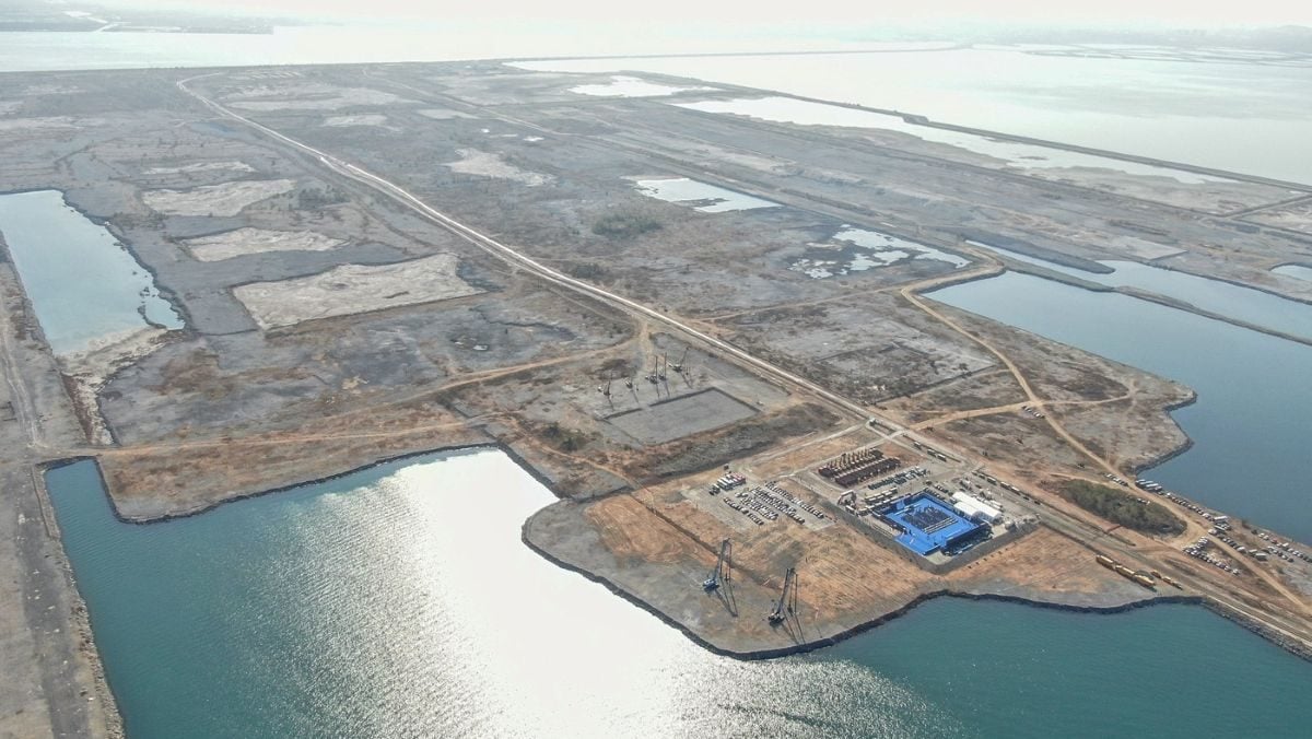 China Construiește Pe O Insulă Artificială Cel Mai Mare Aeroport Din Lume