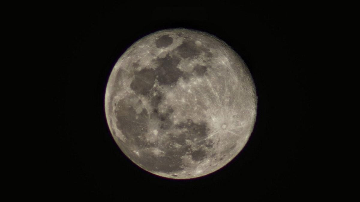 Meteorii Lovesc Luna! Un Astronom Surprinde Posibilele Impacturi Ale Geminidelor | VIDEO