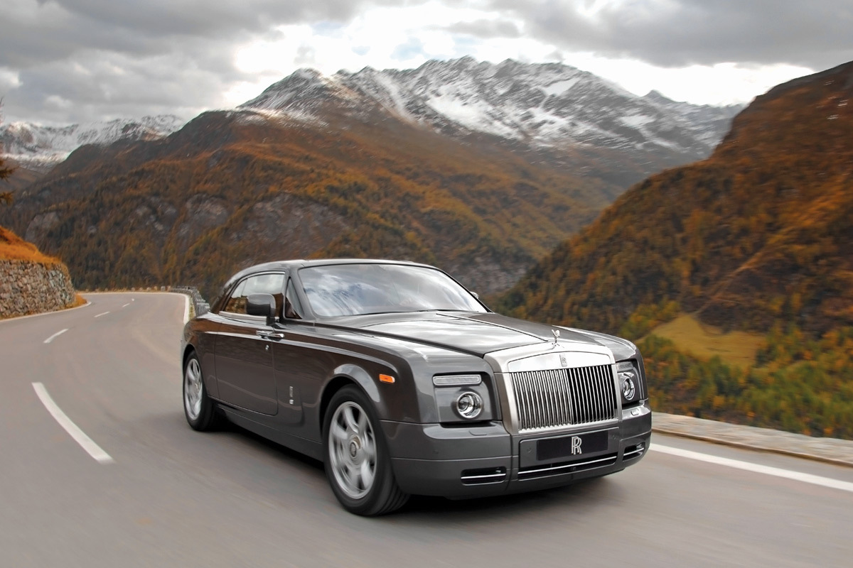 Vrei un Rolls-Royce personalizat?