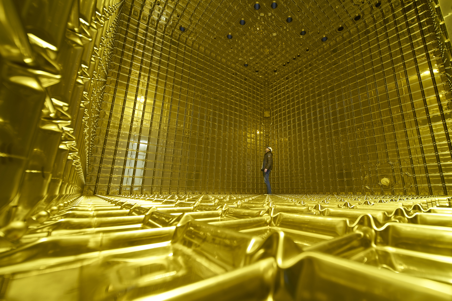 Experimentul DUNE caută dimensiuni ascunse