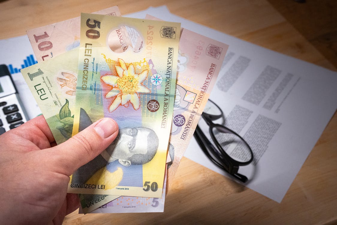 Din anul 2025 vei plăti mai multe taxe. Cum va arăta economia