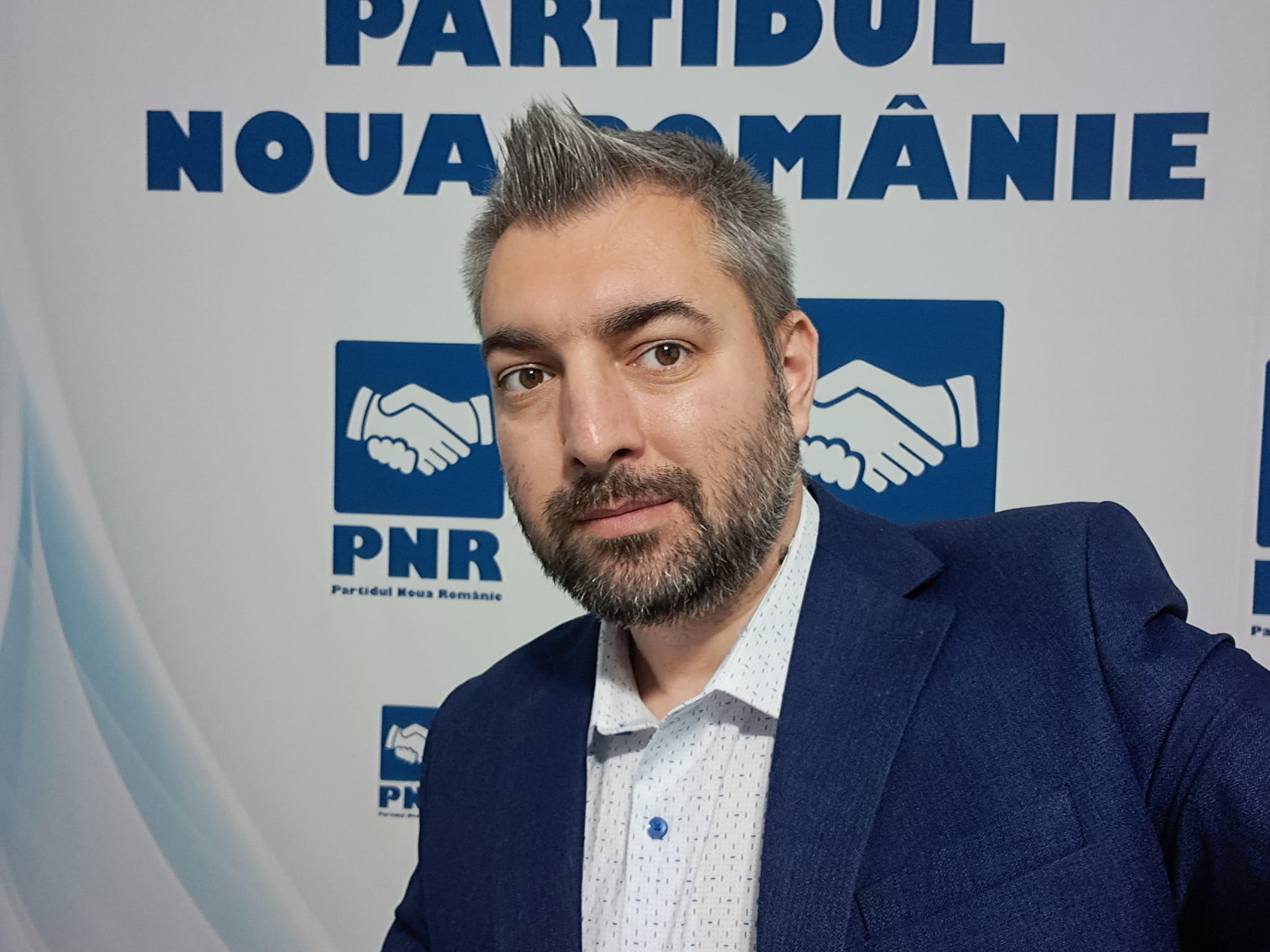 Portret de candidat. Cine este Sebastian Popescu, medicul veterinar care vrea să ajungă la Cotroceni