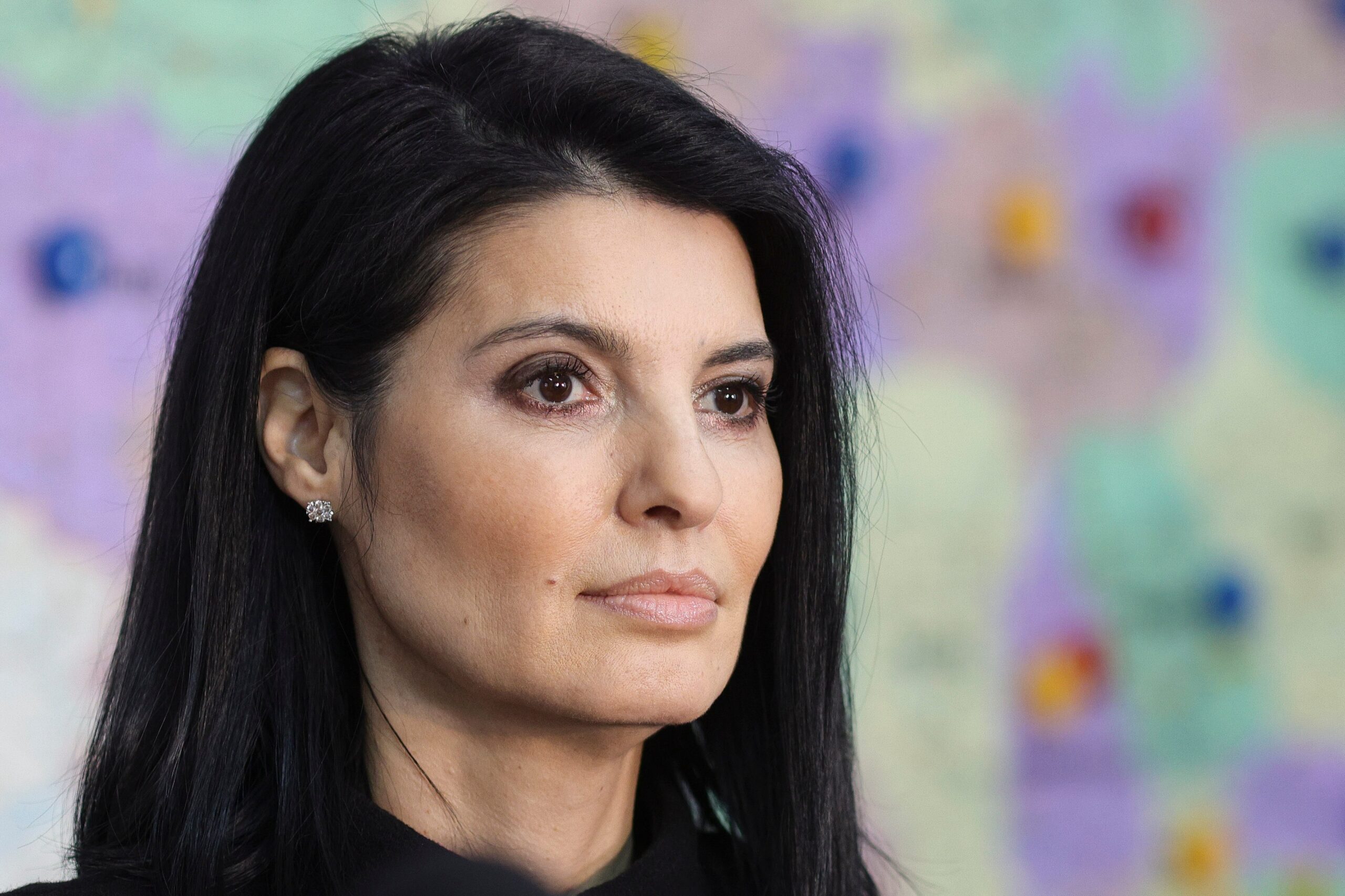 Portret de candidat. Cine este Lavinia Șandru, fosta jurnalistă care vrea să fie președinte