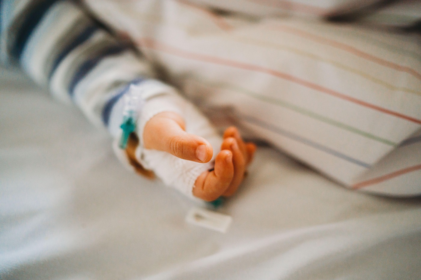 Când trebuie duși copiii la Urgență și când la medicul de familie, dacă au probleme de sănătate. Explicațiile medicilor