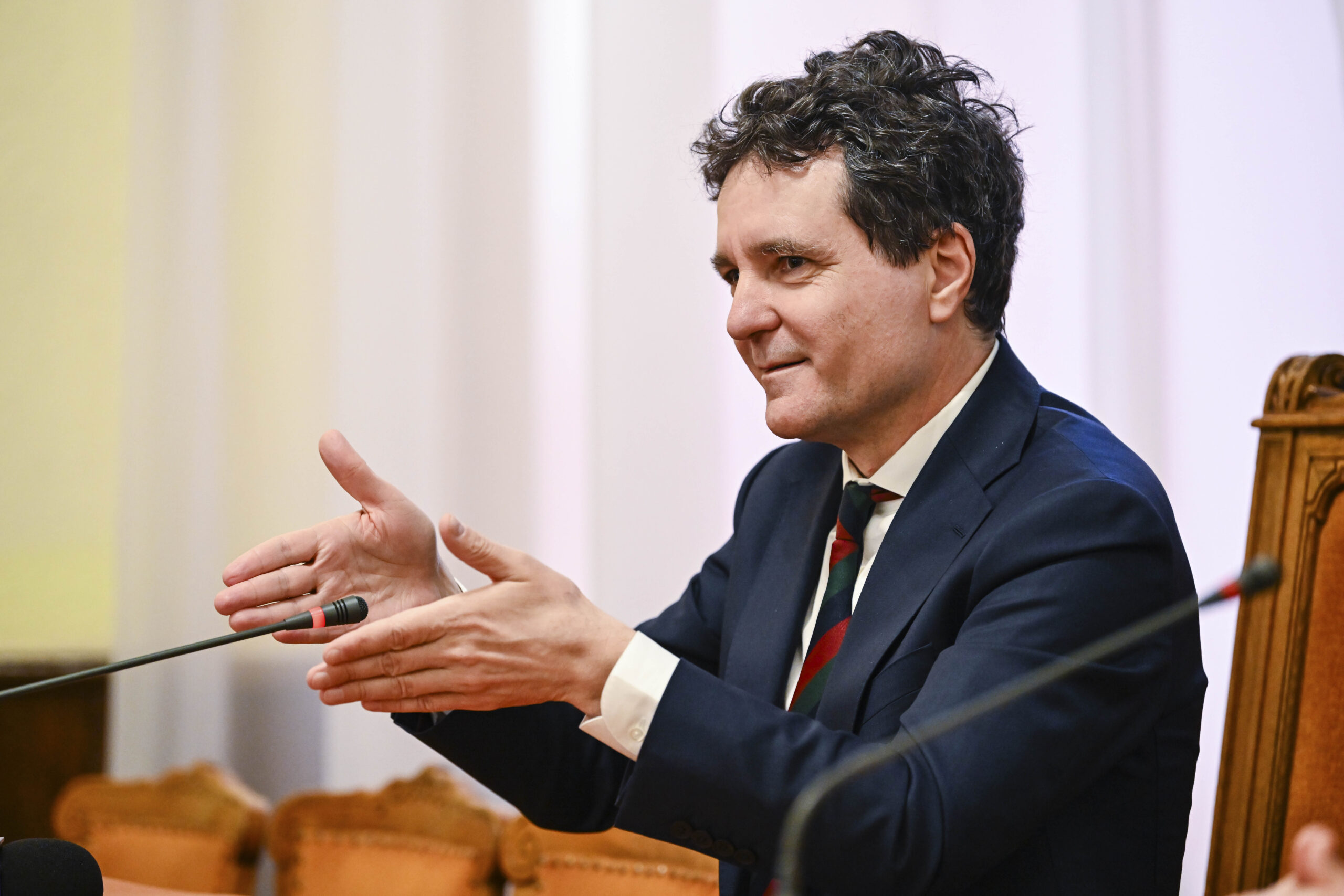 Nicuşor Dan, despre un posibil tur doi între Ponta și Simion: „Nu există ceva mai rău pentru România”