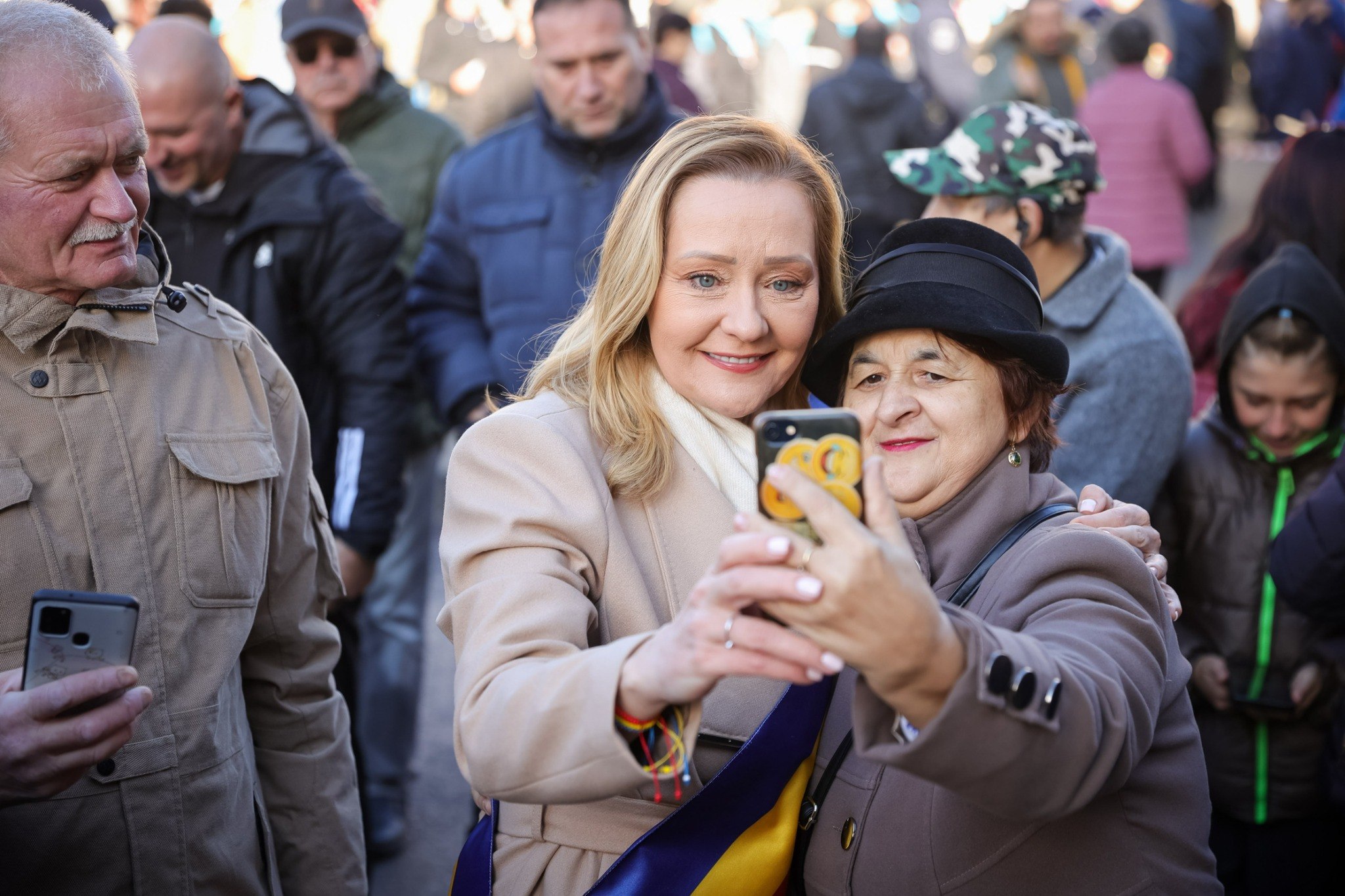Elena Lasconi dezvăluie secretul succesului său în alegerile prezidențiale din toamnă. „Mă uit în ochii lor”