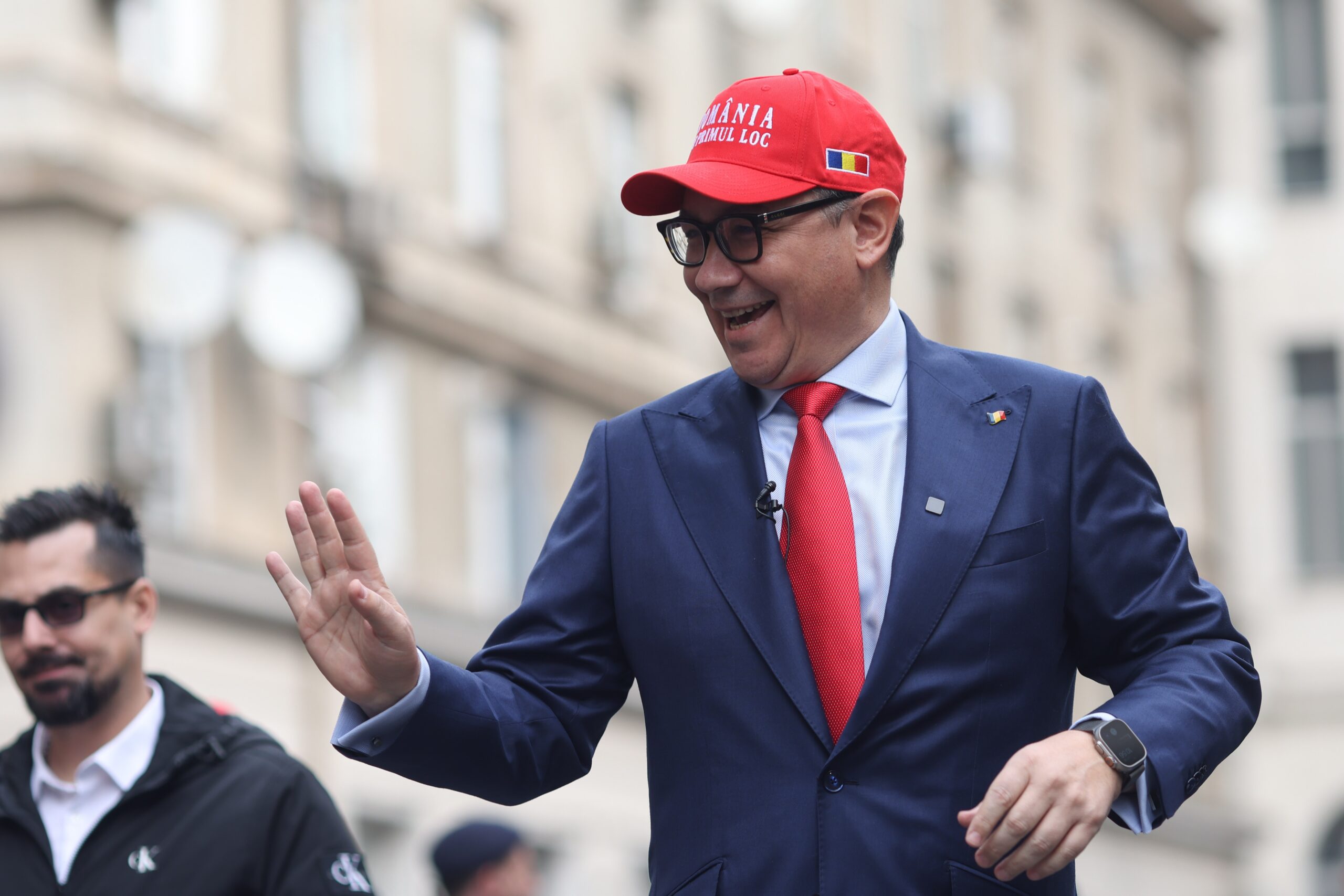 Ponta, acuzat că duce o „campanie murdară”, pe Facebook, la adresa contracandidaților săi. „Cred că ați găsit greșit”