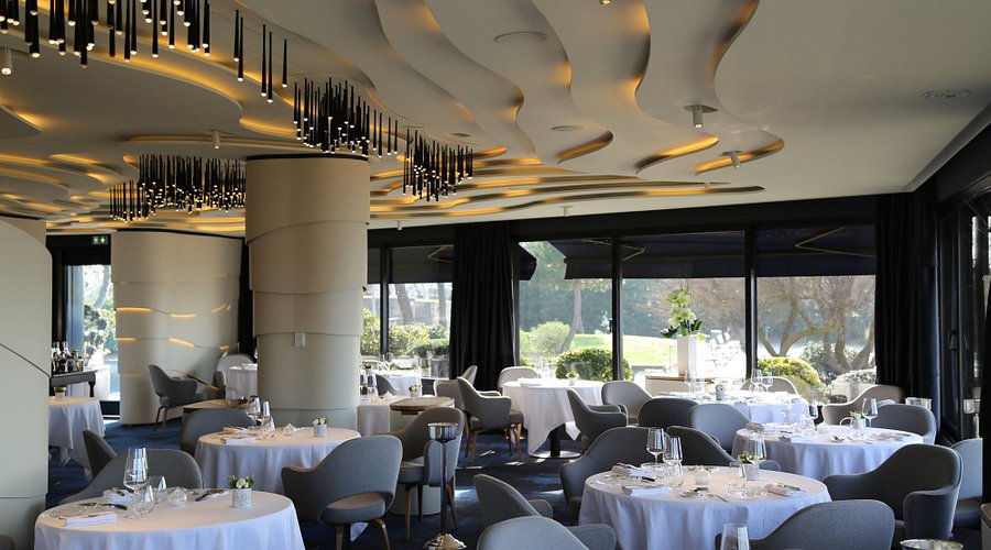 Două restaurante din Franța au ajuns la 3 stele Michelin