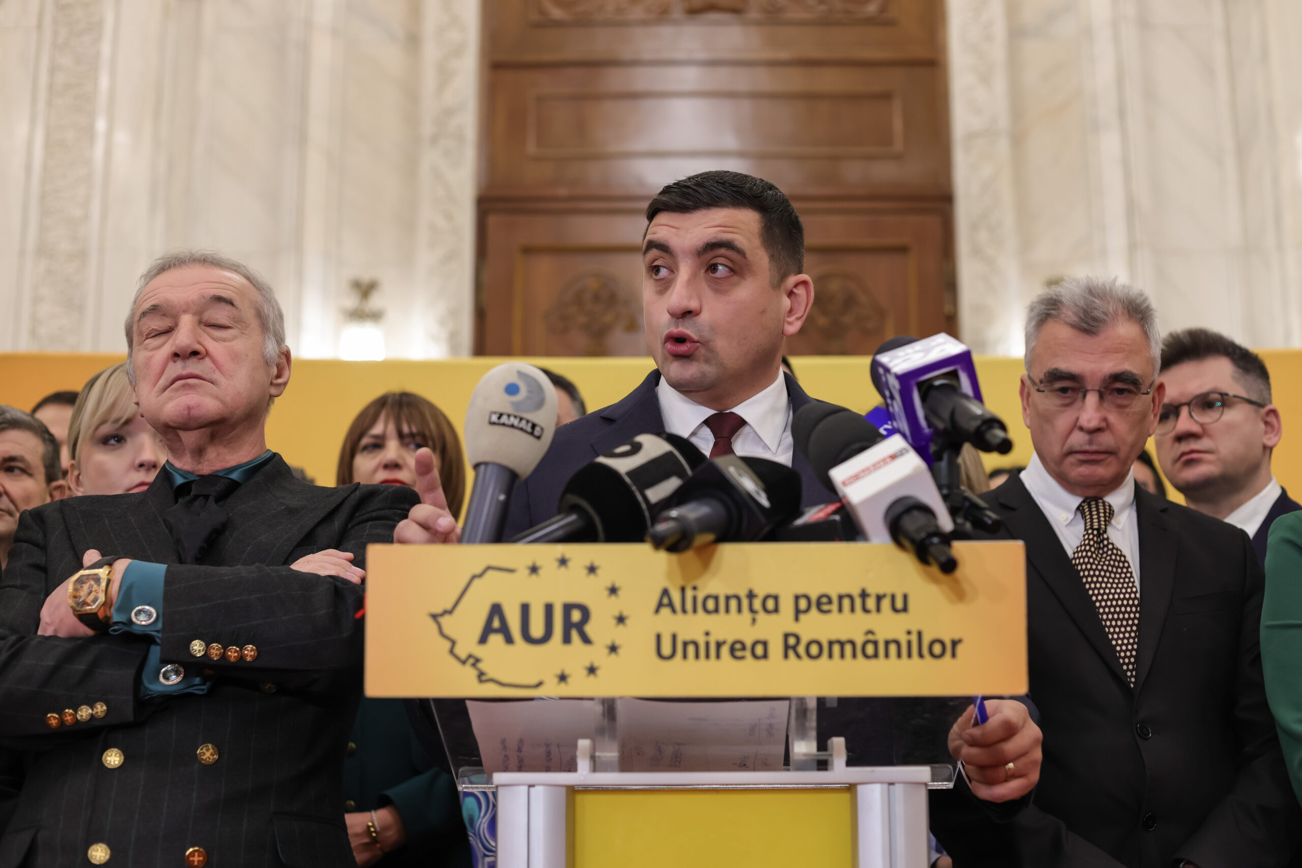 AUR a depus sesizare penală la DIICOT împotriva unui jurnalist și a unui deputat USR: ce acuzații li se aduc. Vlad Petreanu: „Am decis să șterg imaginea”