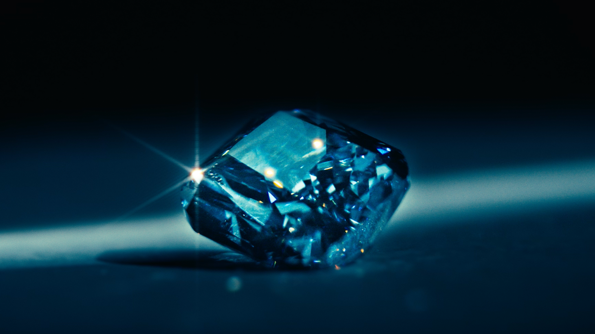 Cu cât va fi vândut unul dintre cele mai excepționale diamante