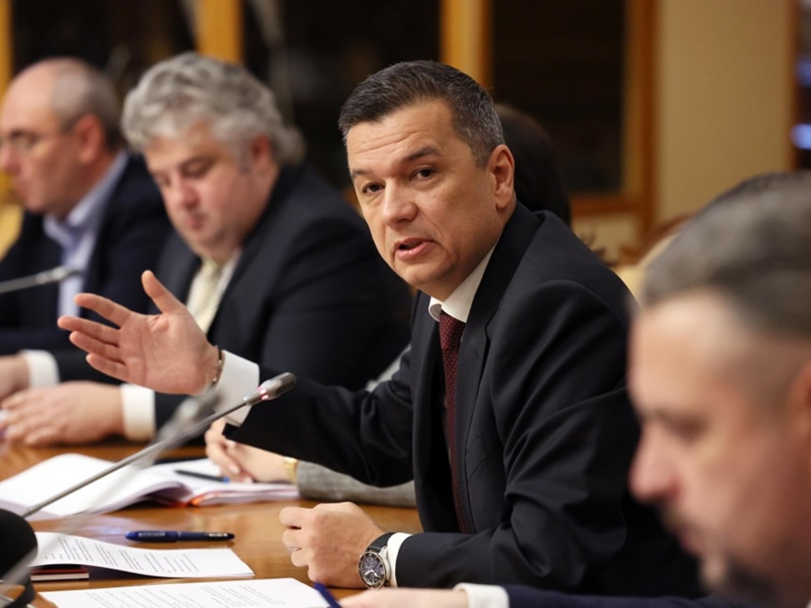 Grindeanu, atac la adresa lui Băsescu: „Nu-mi dă certificate de european. Dacă vor să atragă electoratul PSD, să nu scoată personaje de acest tip”