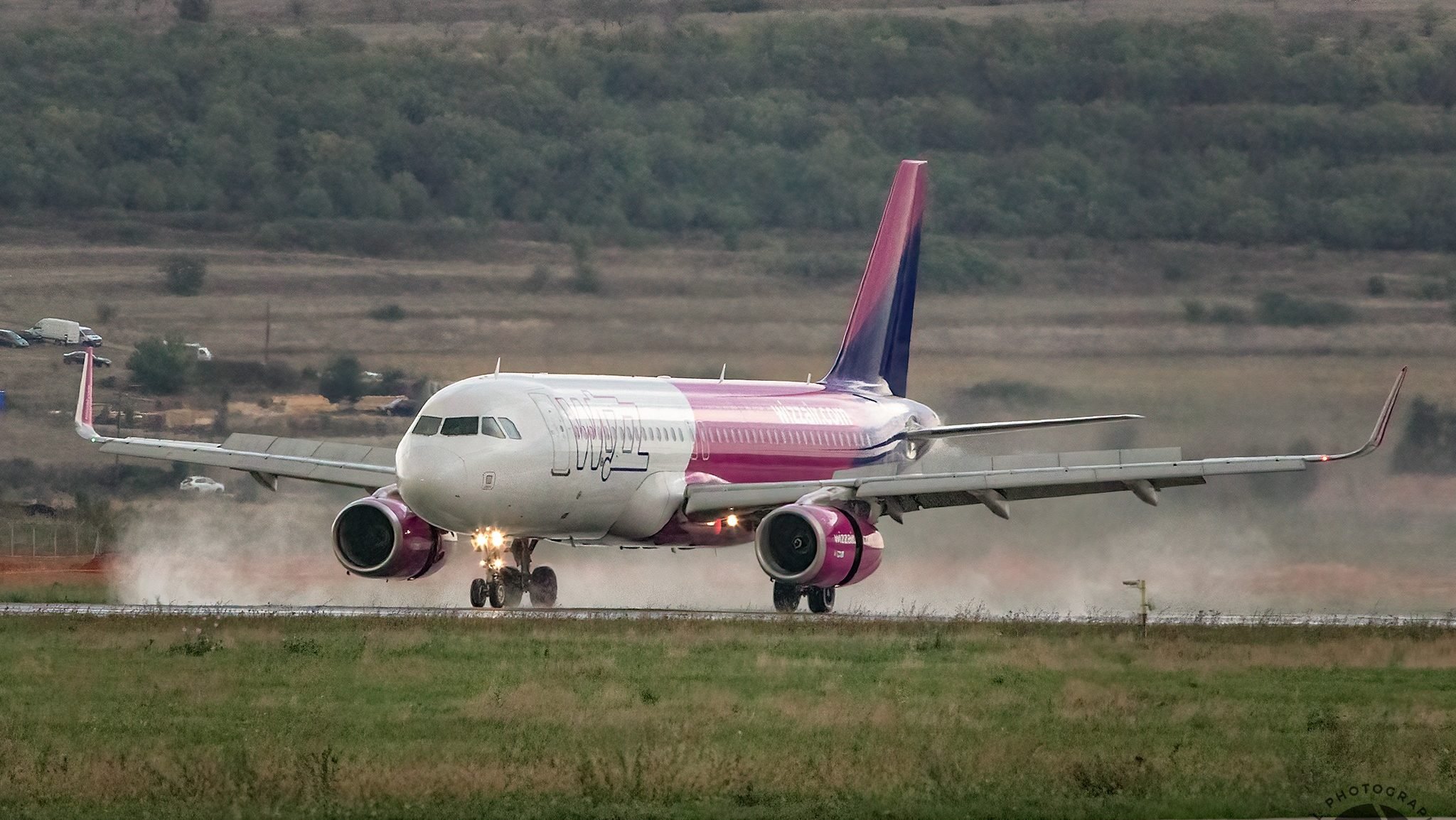 Turiștii Wizz Air, induși în eroare de un e-mail. Compania low-cost își cere scuze