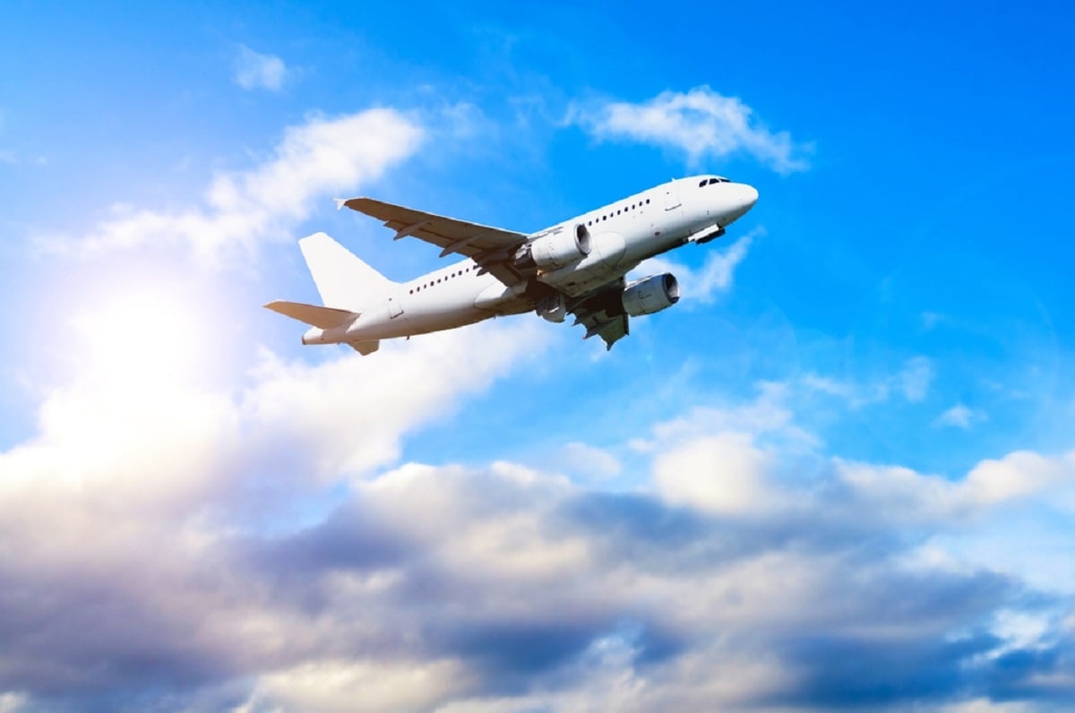Ce înseamnă când visezi avion