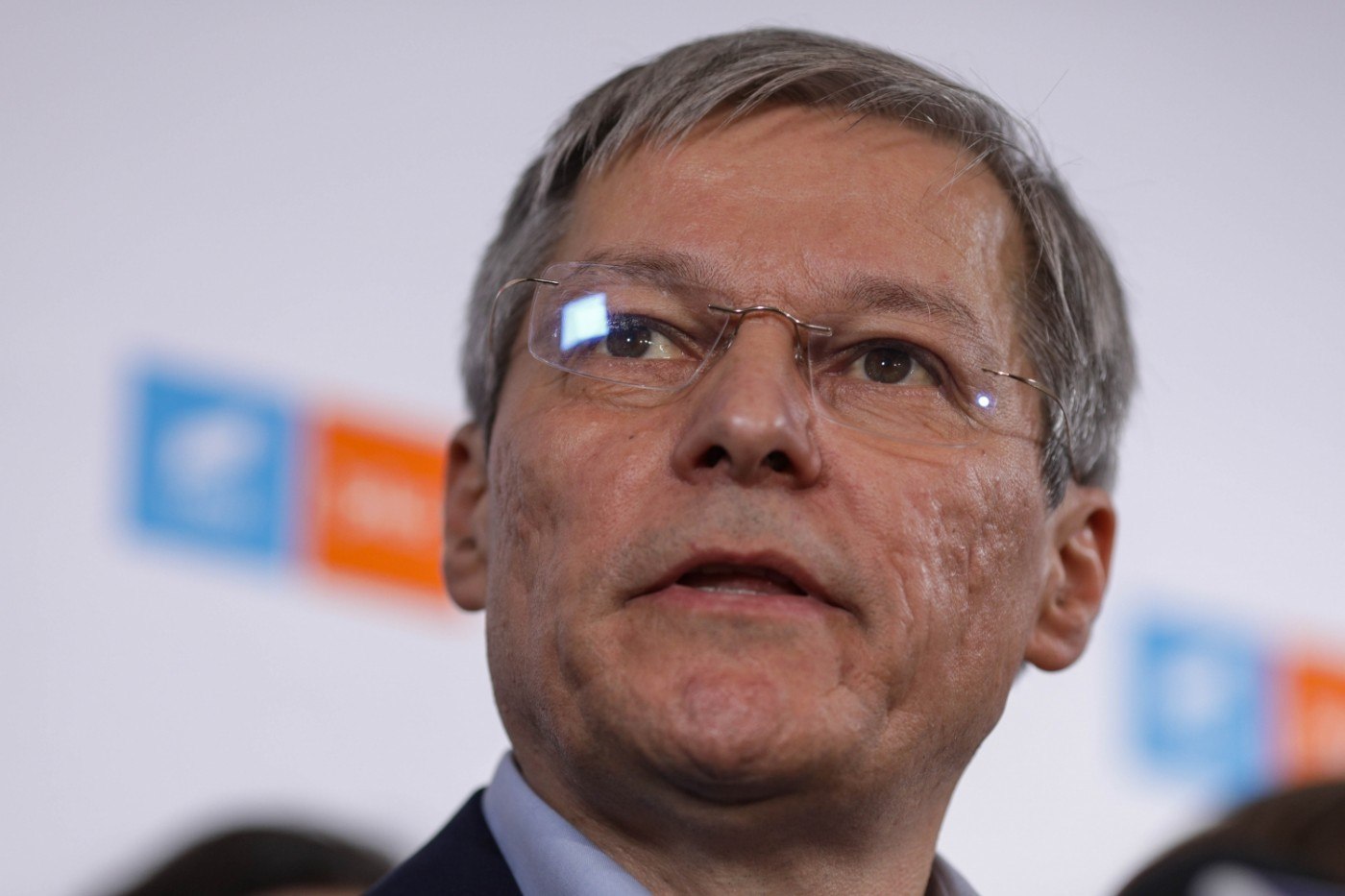 Dacian Cioloș este „în cărți” pentru șefia unui serviciu de informații. Nicușor Dan: „O să mă consult cu partidele”