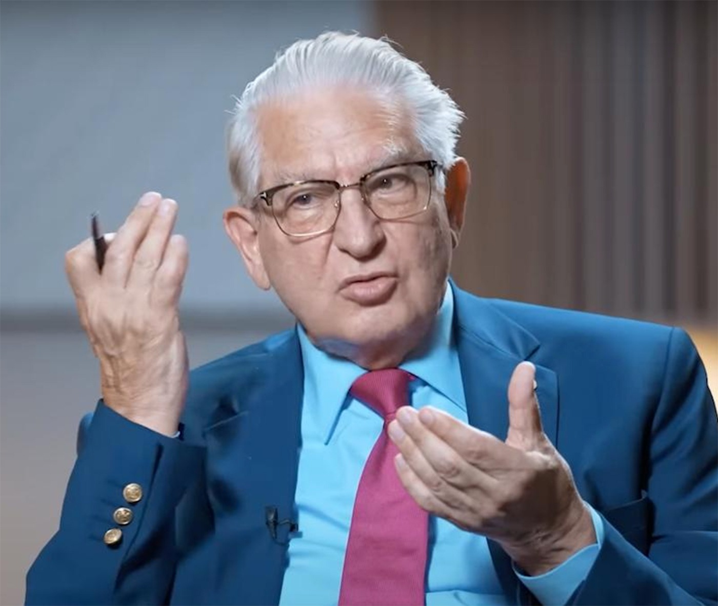 „Din acest motiv nu se poate lucra în CANICULĂ”. Avertismentul medicului Vlad Ciurea despre munca pe căldură extremă