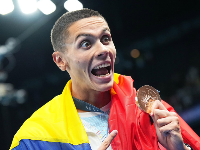 Experții americani au spus ce medalii va câștiga David Popovici la Campionatele Mondiale de la Singapore