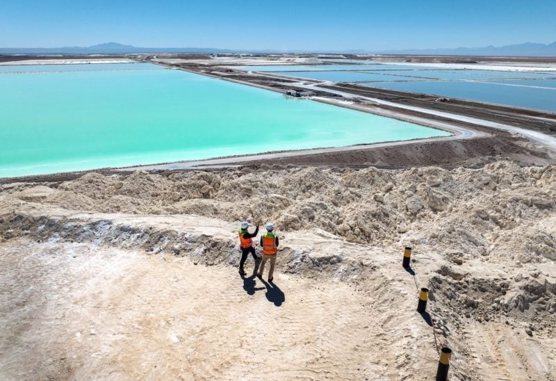 În Chile, litiul care alimentează mașinile electrice usucă Atacama